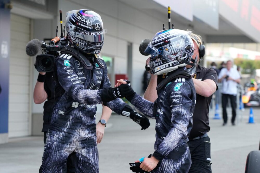 Steiner svela la strategia Mercedes: “Russell deve aiutare Antonelli a vincere il Mondiale”