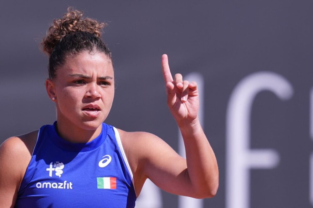 LIVE Paolini-Qinwen Zheng, Italia-Cina BJK Cup 2026 in DIRETTA: serve la miglior versione dell’azzurra