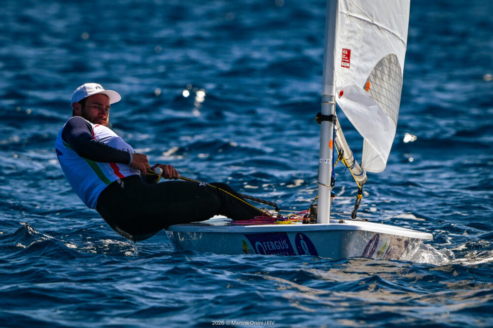 Vela, Chiavarini risale e raggiunge Borio nella top10 ai Mondiali ILCA 7 dopo nove regate
