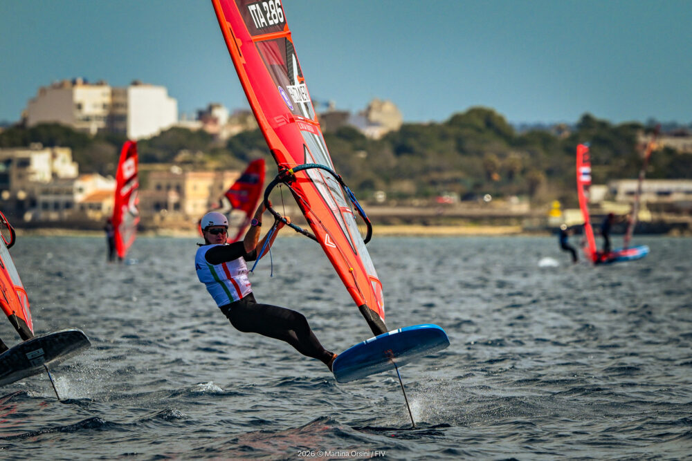Vela, Pilloni e Tomasini in zona podio dopo una regata nell’iQFoil ai Giochi del Mediterraneo