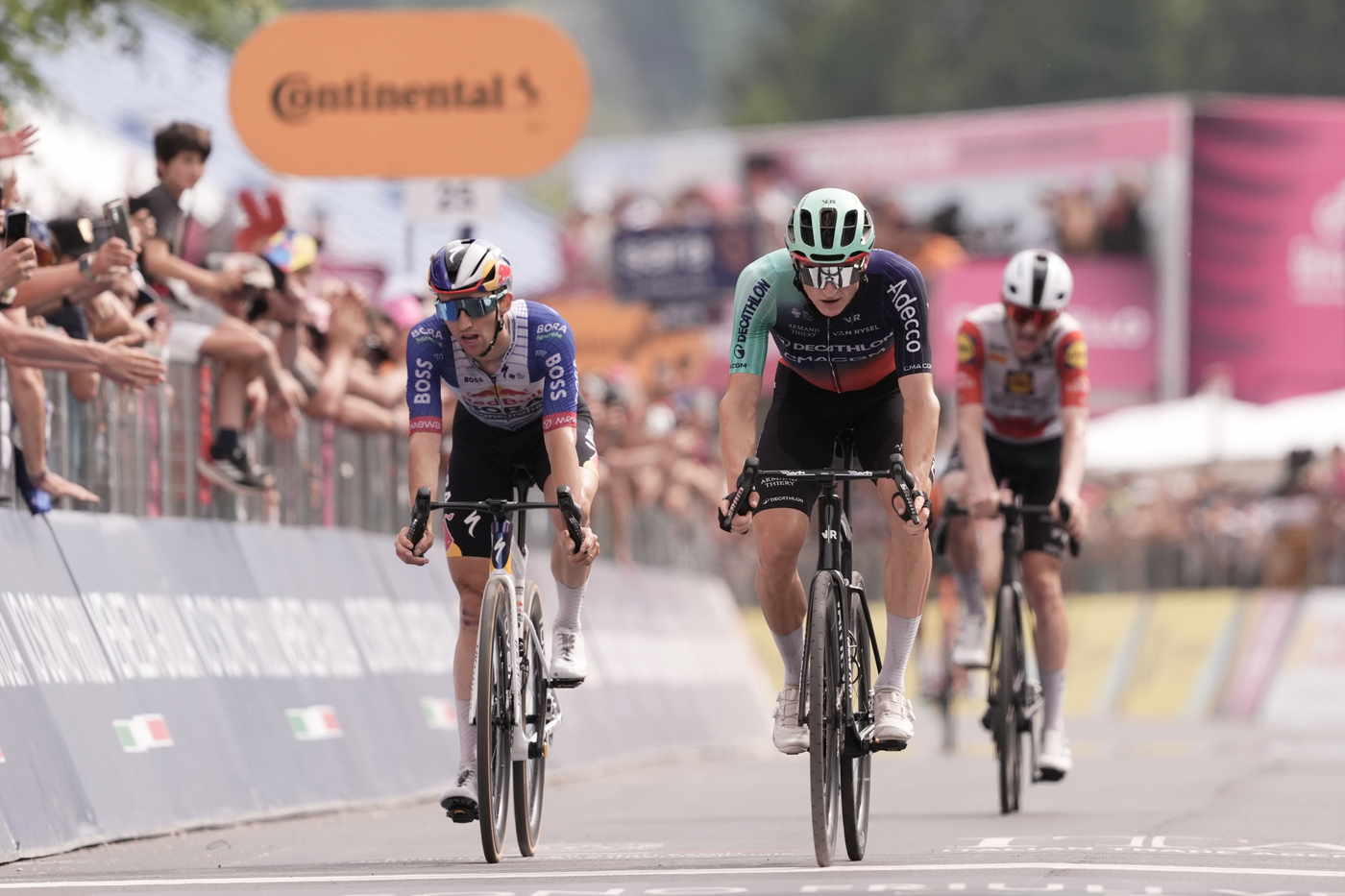 Felix Gall raggiante dopo la Vuelta a Burgos: “Prima vittoria in classifica generale per me, ora la Vuelta a España”