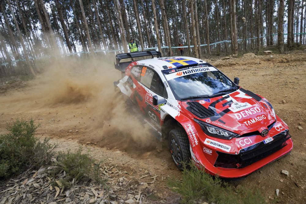Rally Cile, Oliver Solberg guida una classifica equilibrata dopo sei tappe speciali