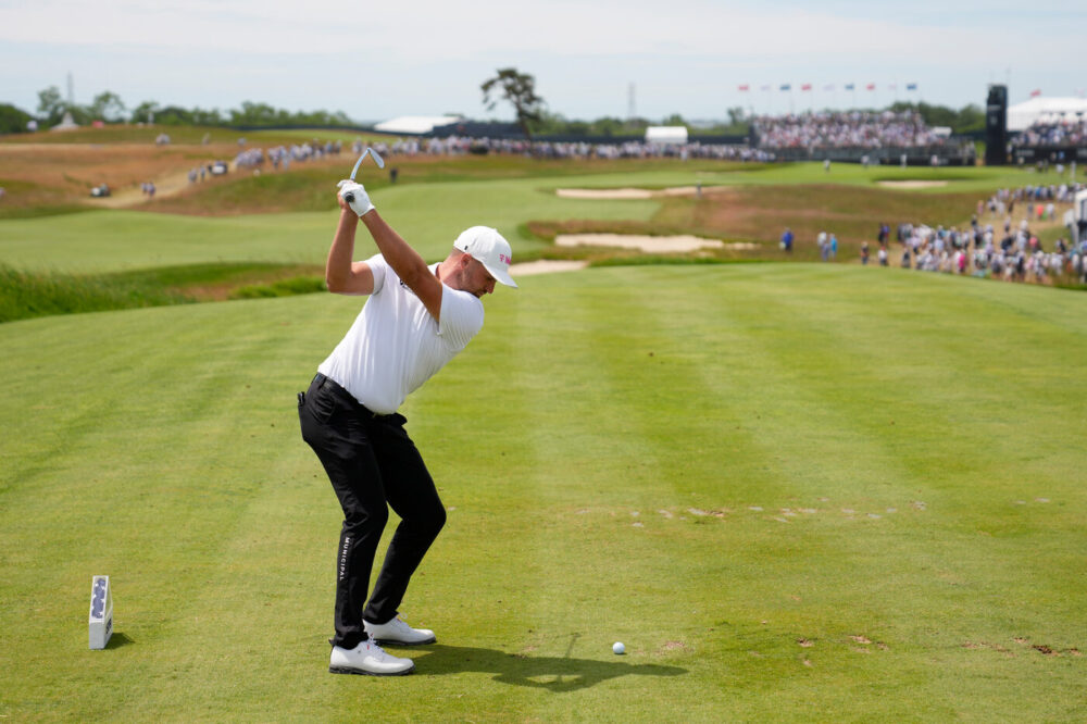 Wyndham Clark resiste al rientro degli avversari e conquista il BMW Championship