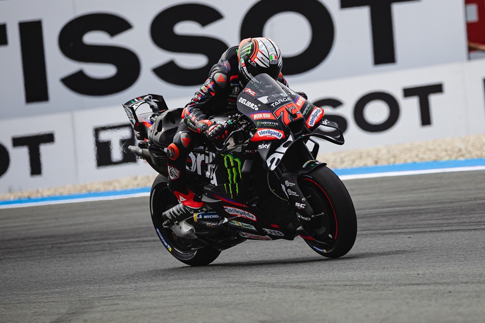 MotoGP oggi in tv, GP Gran Bretagna 2026: orari prove libere, streaming, programma TV8 e Sky