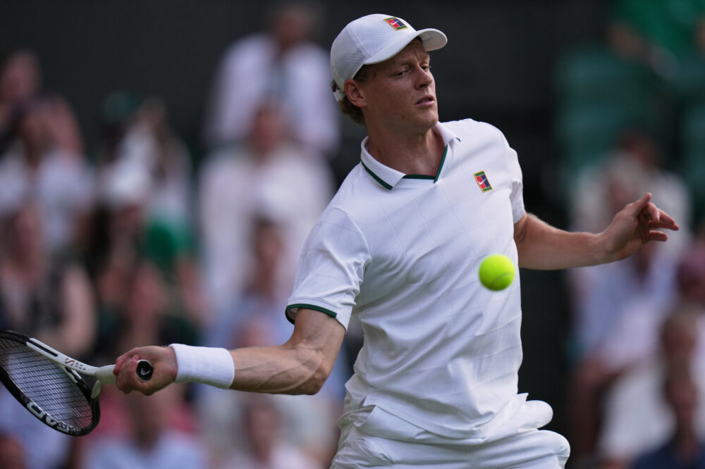 Sinner, perché ha rinunciato agli US Open: il nuovo approccio dopo il Roland Garros