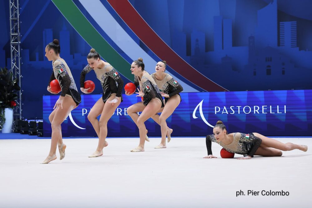 LIVE Ginnastica ritmica, Mondiali 2026 in DIRETTA: Farfalle per ritrovare la via nella finale all-around