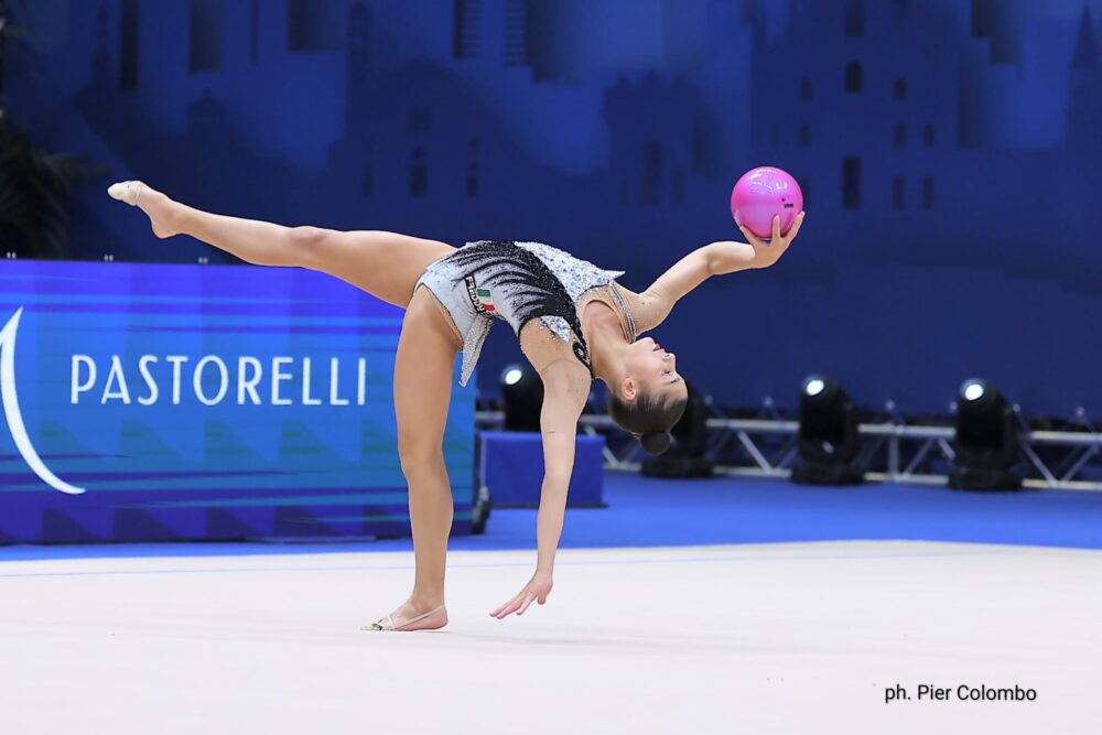 Dove vedere in tv Sofia Raffaeli ai Mondiali di ginnastica ritmica 2026: orari, programma, streaming