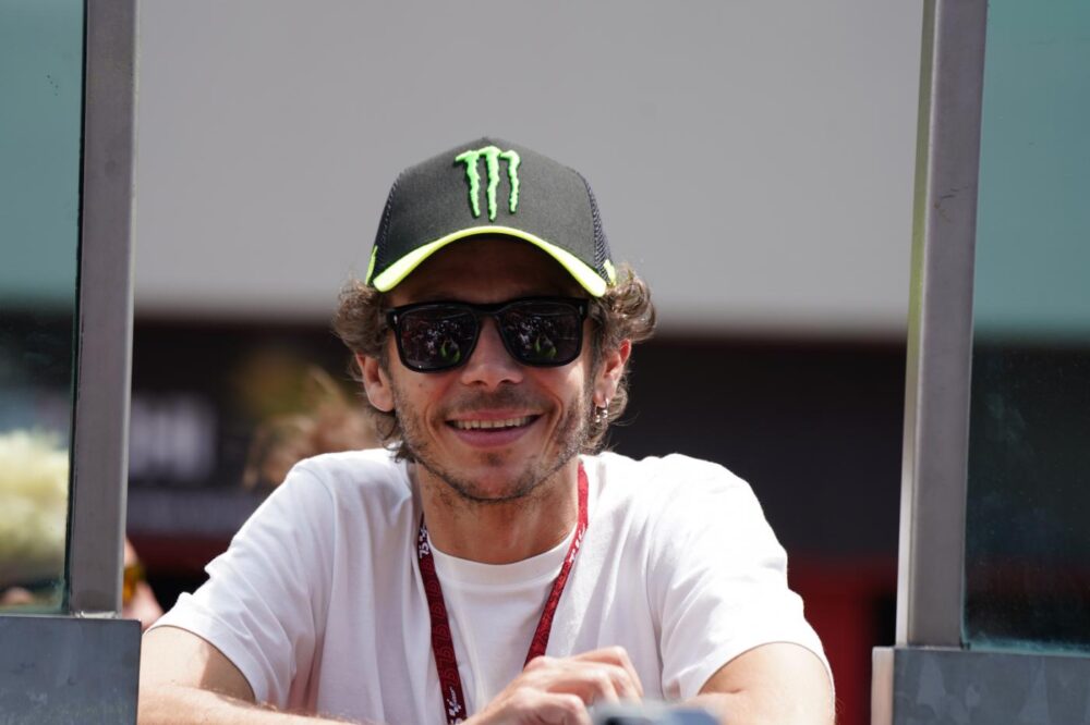 Valentino Rossi: “Questo Mondiale sembra stregato, Bezzecchi e Marquez vanno forte”
