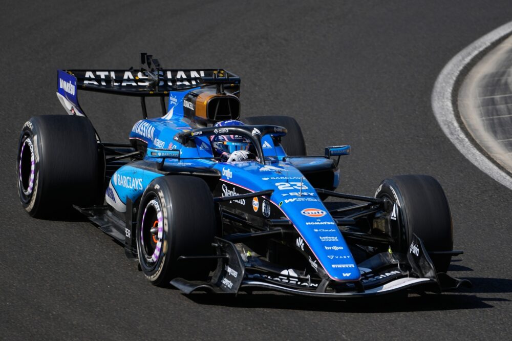 F1, Alex Albon prolunga la sua avventura in Williams: ufficiale l’accordo per il 2027
