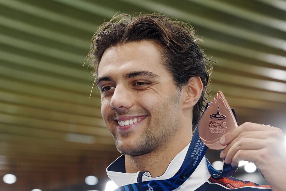 Thomas Ceccon ironizza: “Mio bronzo eclissato da Sara Curtis, ma il record del mondo ce l’ho da 4 anni…”
