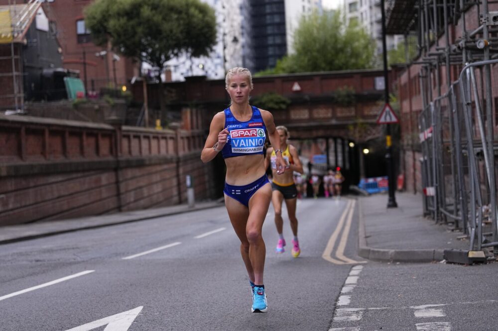 Alisa Vainio domina la Maratona degli Europei. Azzurre d’argento nella classifica a squadre