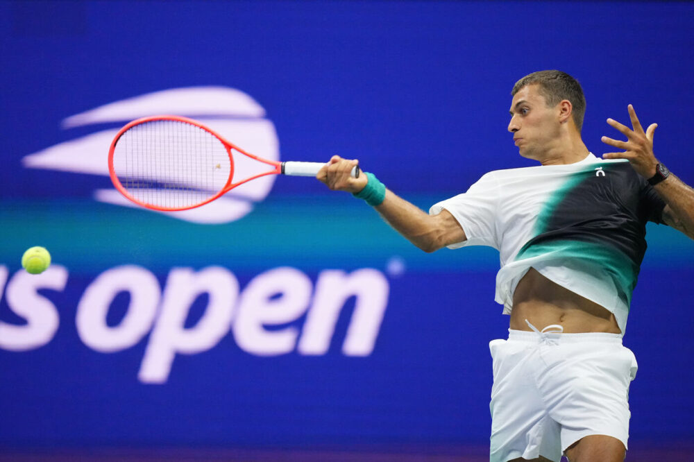 Flavio Cobolli batte Tien sull’Arthur Ashe: vittoria al “Stars of the Open”