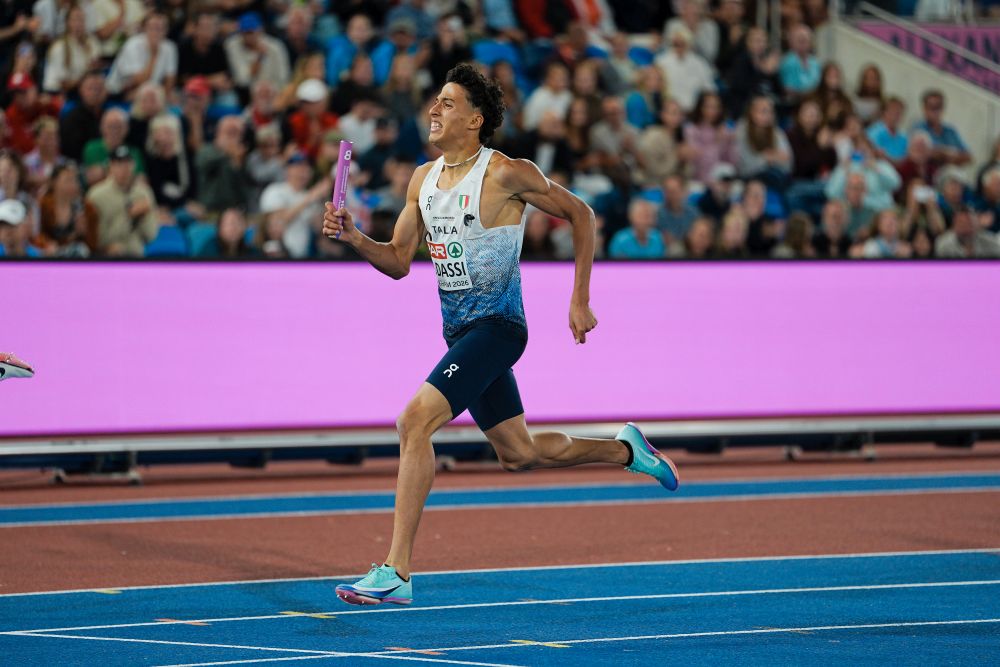 Atletica, Italia fuori dal podio nella 4×400 mista agli Europei. Vince la Norvegia di Warholm