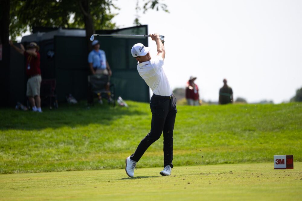 Wyndham Championship 2026, Brennan raggiunge Hossler in vetta a 18 buche dalla fine