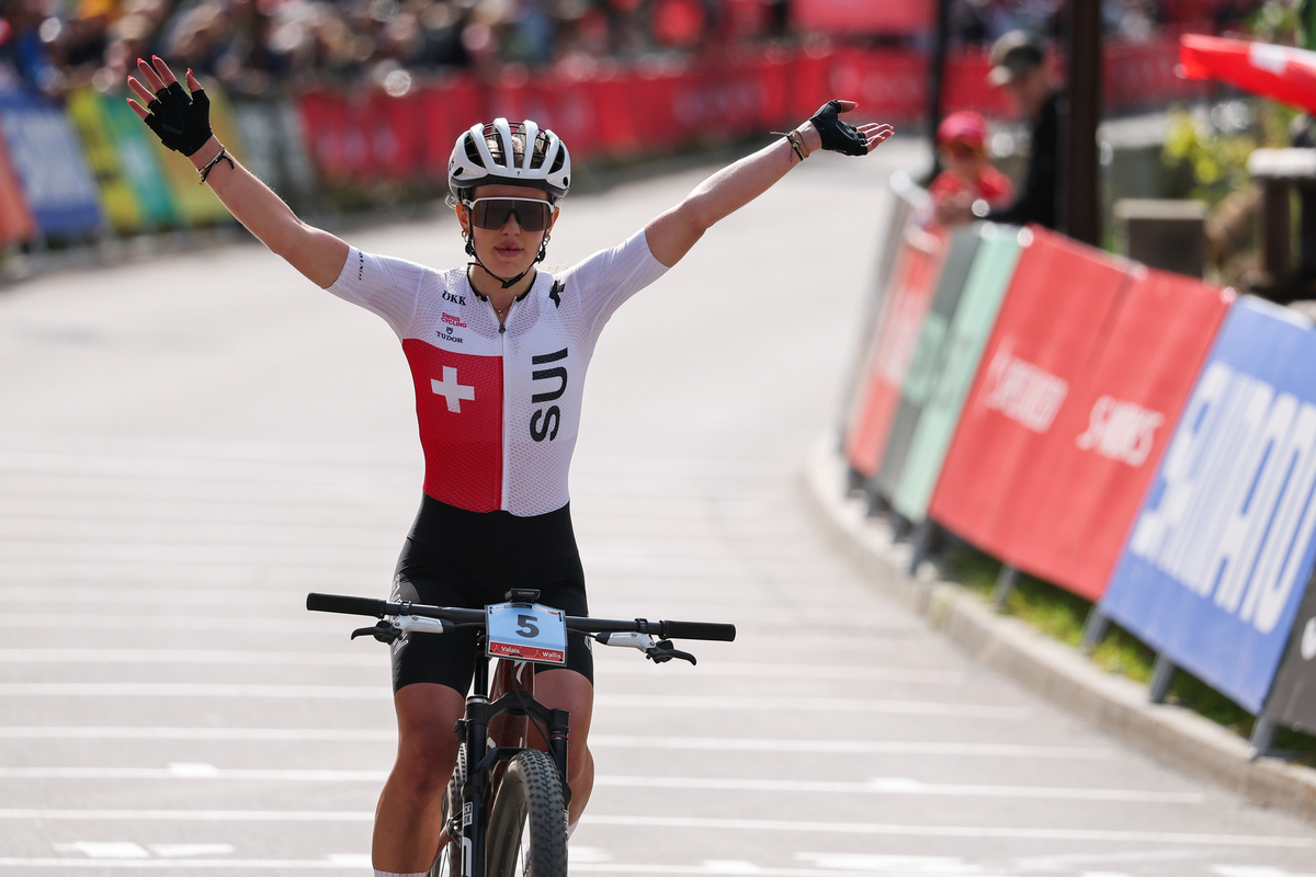 Mountain bike: Anja Grossmann si prende il titolo iridato tra le junior. Quinta Signorelli