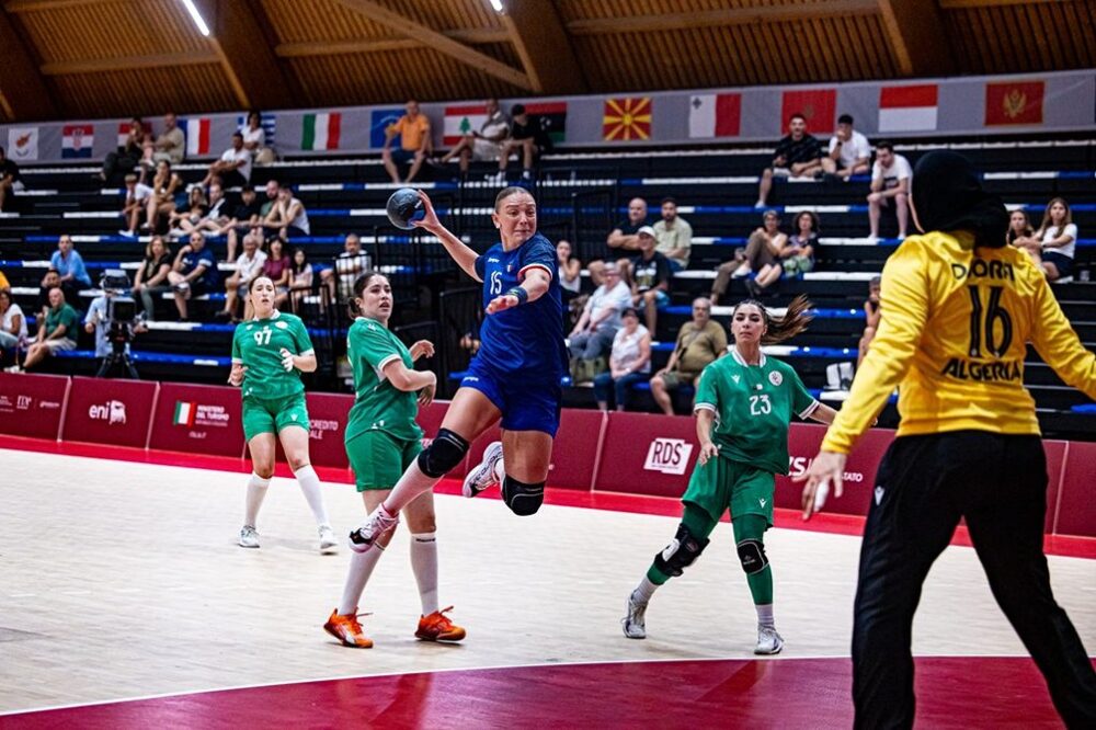 Pallamano femminile: l’Italia domina con il Kosovo. Altro successo ai Giochi del Mediterraneo