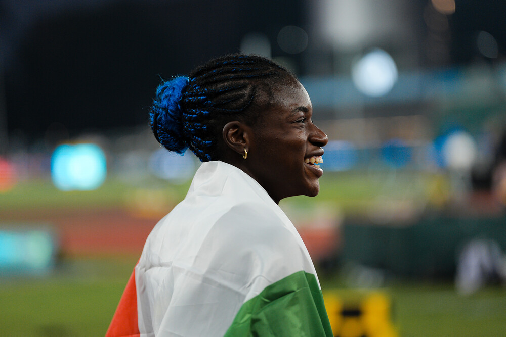 Kelly Doualla: “Ho combattuto la me ansiosa e l’ho mandata via. Il mio concetto? Forza interiore”