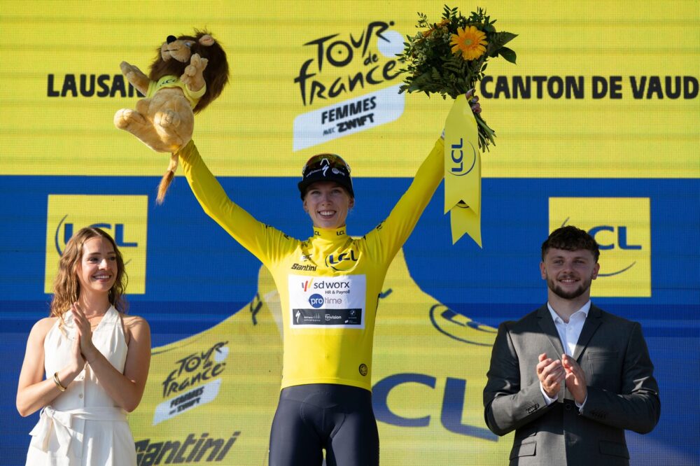 Lorena Wiebes ruggisce da cannibale nella chiusura del World Tour: vince tutte le tappe e la generale del Tour of Chongming