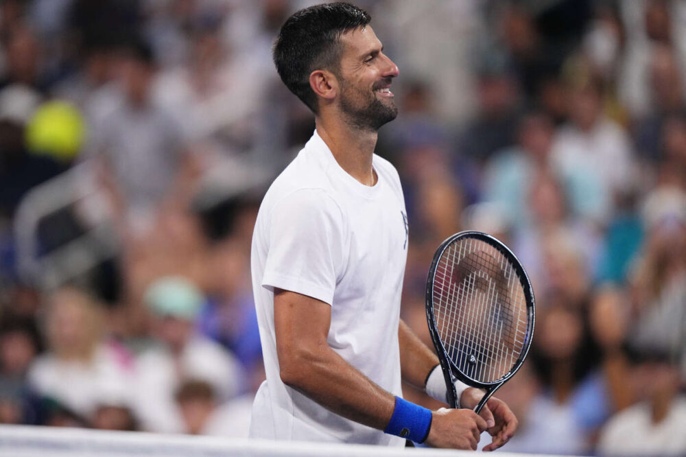 Djokovic crolla alla distanza con Navone e saluta lo US Open al primo turno