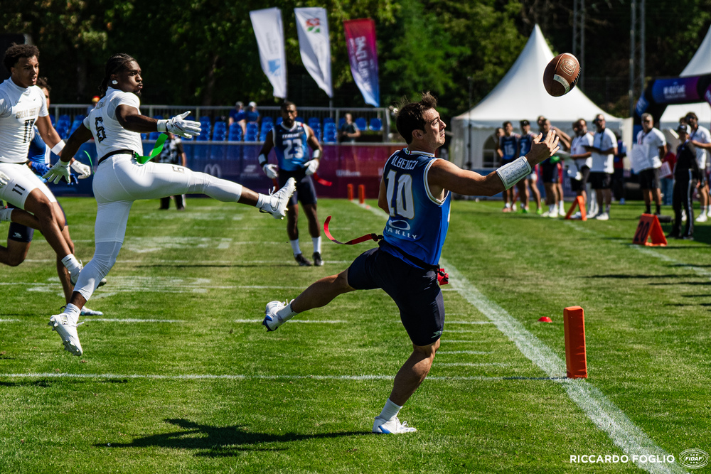 Flag football, l’Italia elimina la Francia in un duello rovente e avanza ai quarti di finale dei Mondiali