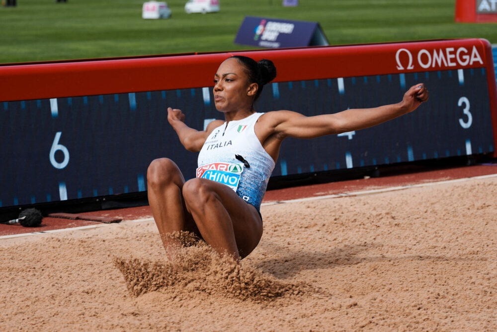 Larissa Iapichino lucida in qualifica: piazza subito la norma e va in finale agli Europei. Cancellati i fantasmi mondiali