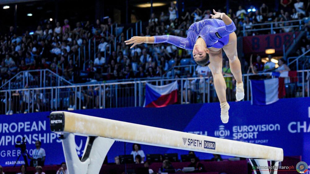 Manila Esposito sporca l’uscita agli Europei, ma batte Melnikova e sogna l’oro alla trave. Colas gela l’Italia