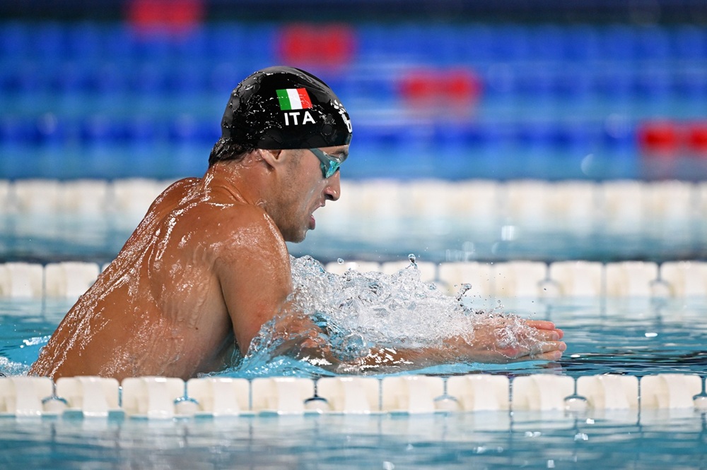 Alberto Razzetti fuori dal podio nei 200 misti. Titolo per Kos