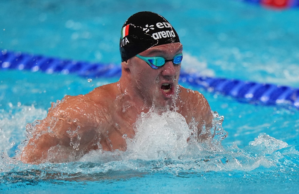 Simone Cerasuolo devastante! Accarezza il record del mondo dei 50 rana! Ottimo Martinenghi