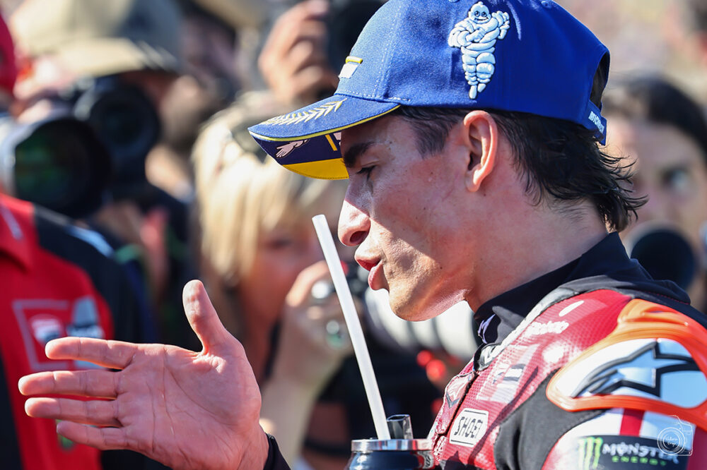 Marc Marquez soddisfatto dopo la pole: “Ho avuto buone sensazioni. Sprint? Potrebbe non piovere”