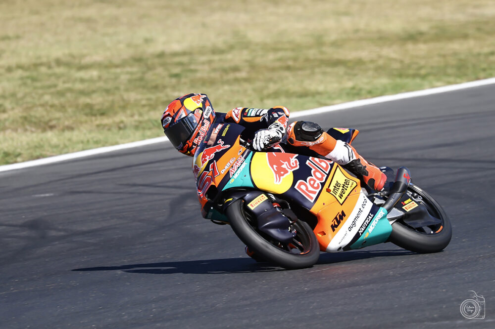 Moto3, Brian Uriarte in pole a Mandalika apre un poker spagnolo. Pini nella top5