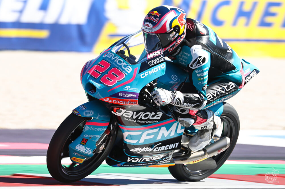Moto3, Quiles sfrutta la caduta di Almansa e vince anche il GP d’Austria. Super rimonta di Pini