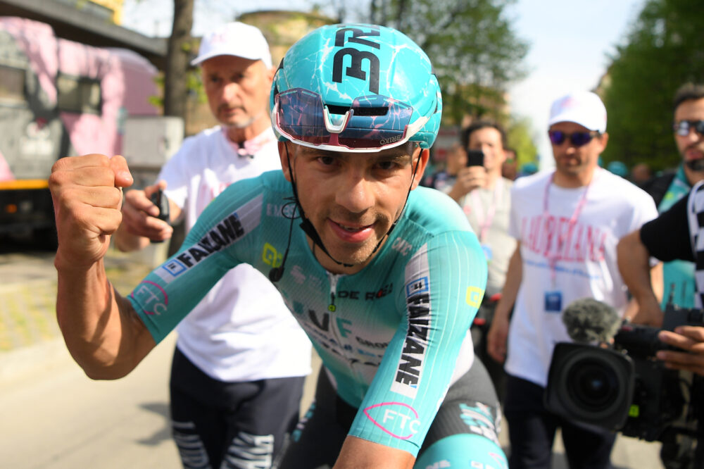 LIVE Giro della Campania 2026 in DIRETTA: Fancellu ci riprova, attenzione a Crescioli