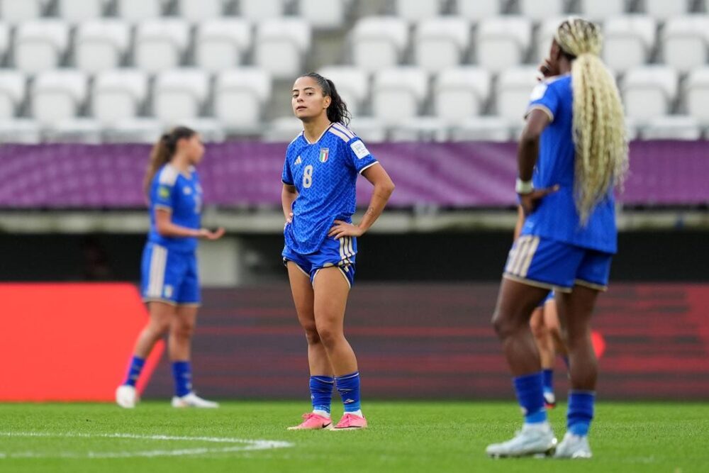 Calcio femminile, il CT dell’Italia U20: “È giusto che le ragazze siano dispiaciute, ma adesso abbiamo un nuovo obiettivo”