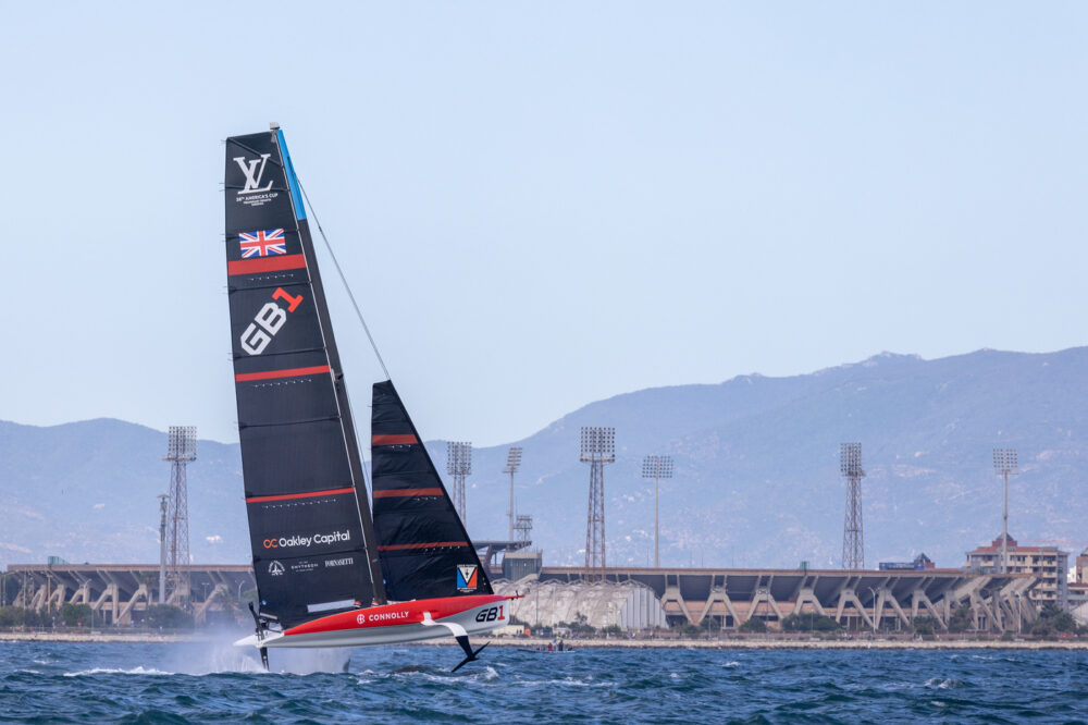 America’s Cup, collisione tra l’AC40 di GB1 ed una barca di supporto: ferito lievemente Dylan Fletcher