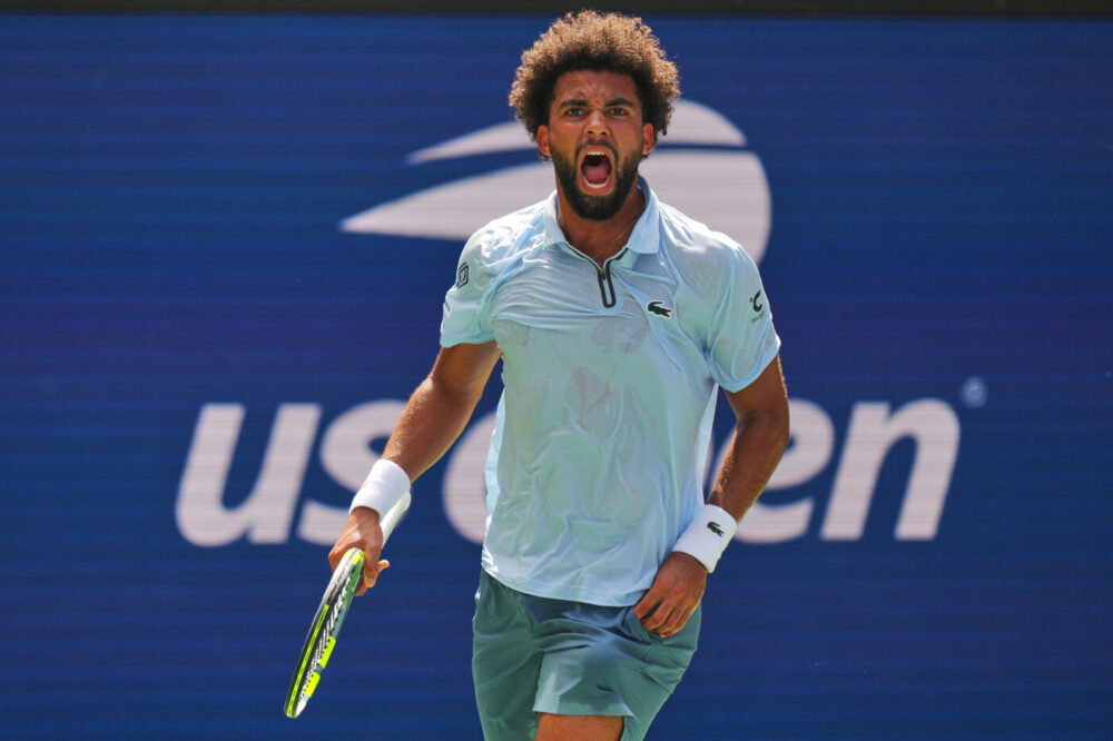ATP Tokyo 2026: la pioggia disturba i campi esterni. Fils va, Paul no