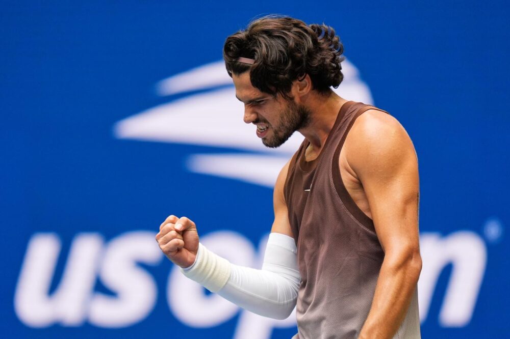 US Open 2026, Alcaraz è tornato e il problema è degli altri. Italia, con due sorrisi e tre mal di testa