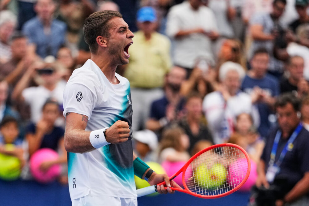 US Open, l’Italia senza Sinner non si ferma: Cobolli e Musetti avanti, Sonego sfiora l’impresa