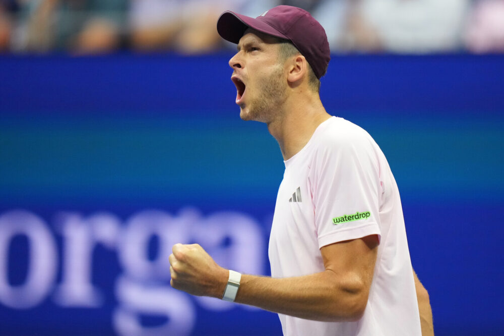 ATP Chengdu 2026: Davidovich Fokina e Hurkacz, due rimonte per andare in finale