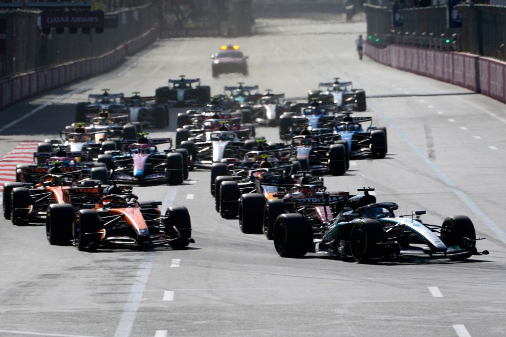 F1, pagelle GP Azerbaijan 2026: il miglior Russell dell’anno, Verstappen si supera, Antonelli ragiona
