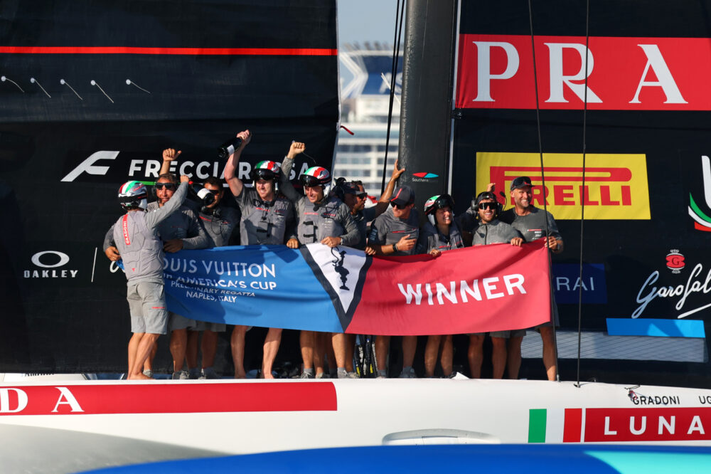 I sorrisi di Luna Rossa. Ugolini: “Vincere in Italia è speciale, il team è grande”. Giubilei: “Un sogno”