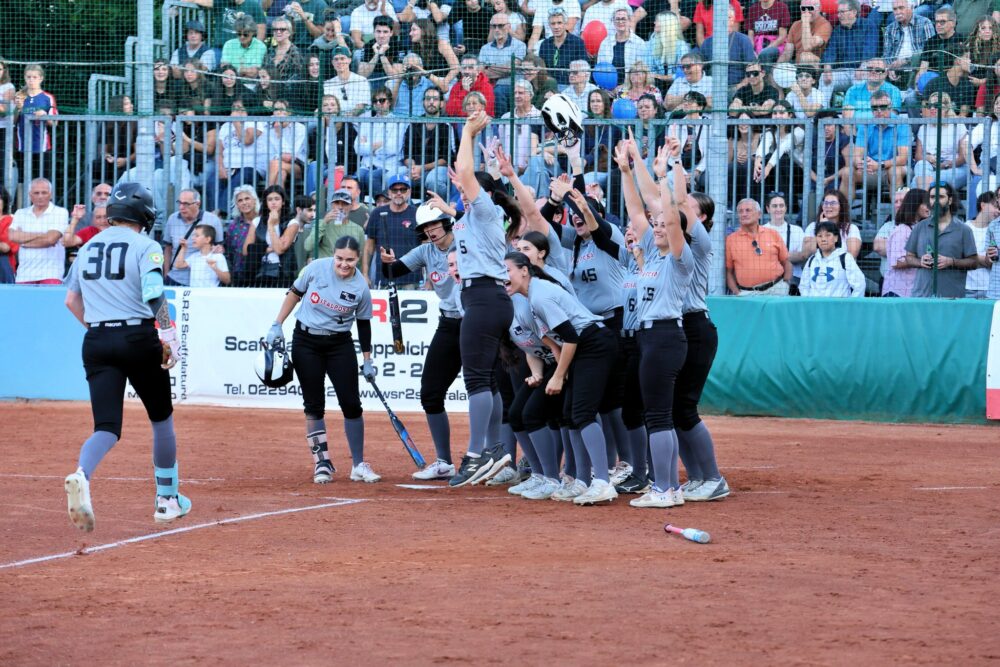 Softball: Forlì rimonta Bollate, la finale scudetto va a gara-5