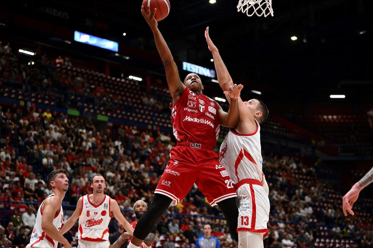 Basket, Serie A: Milano soffre ma batte Trieste, vince anche Tortona