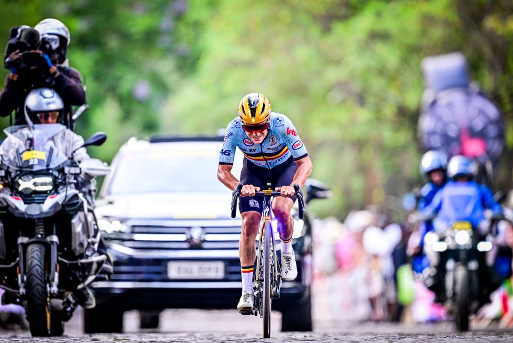 LIVE Ciclismo, Mondiali 2026 in DIRETTA: Evenepoel sfida Seixas e Del Toro, Italia per stupire