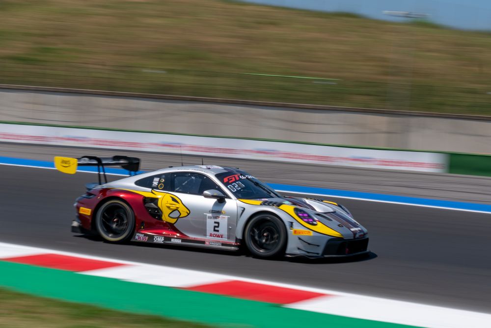 GTWC Europe, Porsche controlla le qualifiche di Portimao. 15mo tempo per Max Verstappen