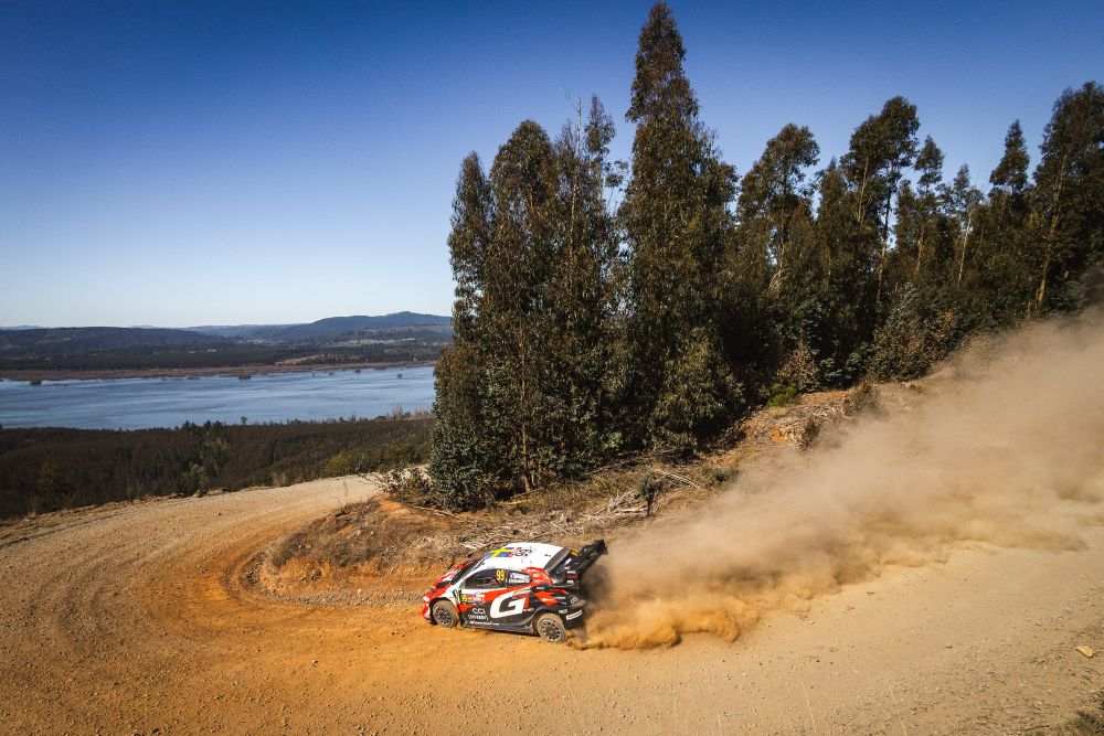 Oliver Solberg fa suo il Rally del Cile. Evans fora e Pajari non lo molla in classifica generale