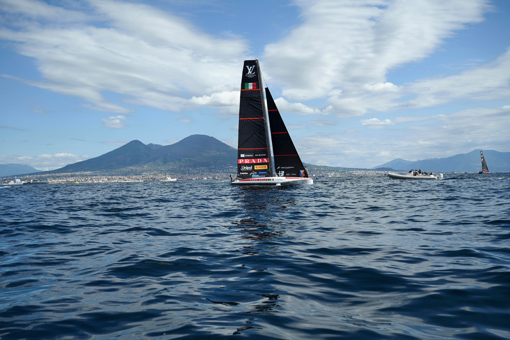 Luna Rossa recupera ed è in testa alle regate preliminari di America’s Cup! I francesi vincono dopo la scuffia