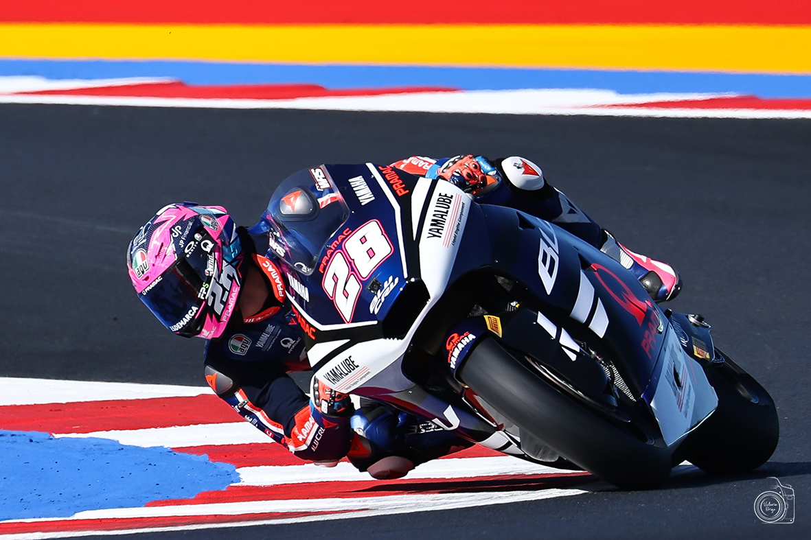 Moto2, Izan Guevara torna alla vittoria dominando il GP d’Austria. Top10 per Lunetta