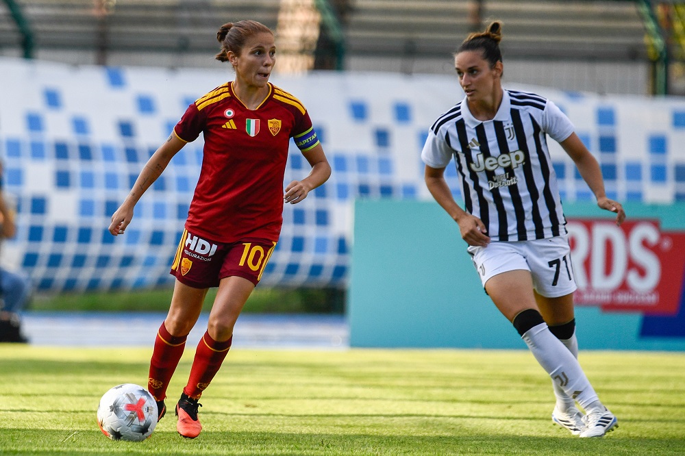 Calcio femminile, inizia la fase a girone unico della Champions League: per la prima volta tre club italiani al via