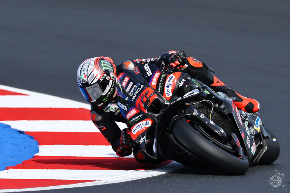 MotoGP, pole e record della pista per Bezzecchi nel GP di San Marino. Marquez in agguato