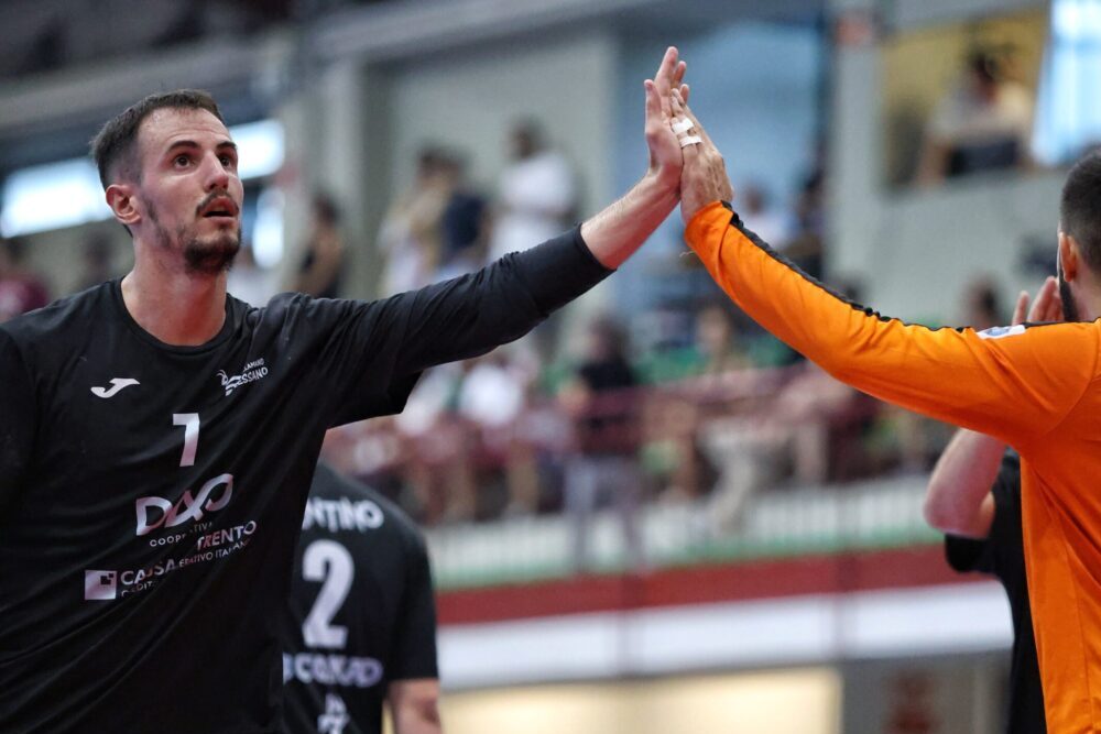 Pallamano: la Serie A Gold si apre col colpaccio del Pressano. Bene Fasano e Bolzano